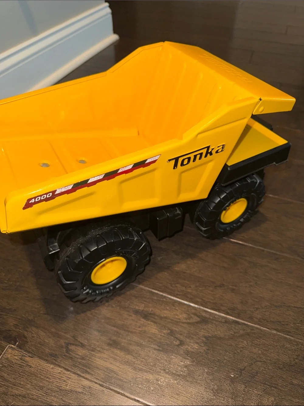 Tonka Yellow and Black Heavy Duty Metal Dump Truck Toy Mint Condition